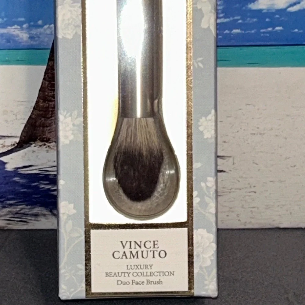 Vince Camuto Luxury Beauty Collection Duo Face Brush Silver Wood New